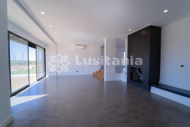 Moradia T5 para Venda em Quarteira Foto 10