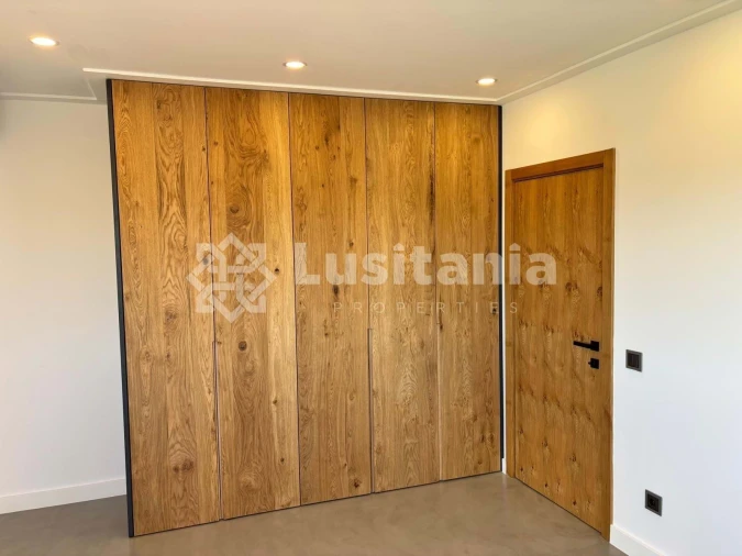 Moradia T5 para Venda em Quarteira Foto 25