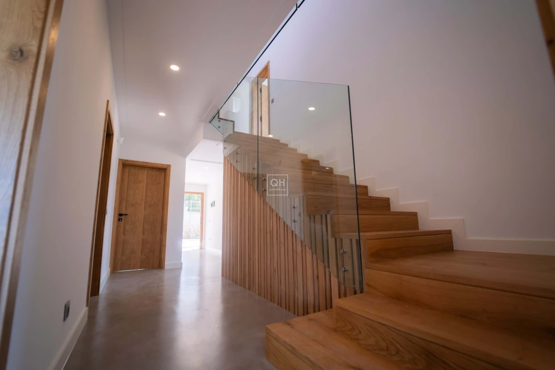 Moradia T7 para Venda em Quarteira Foto 10