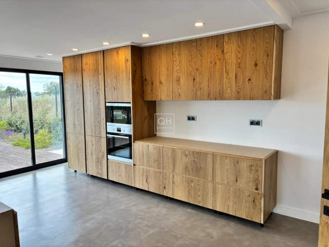 Moradia T7 para Venda em Quarteira Foto 6