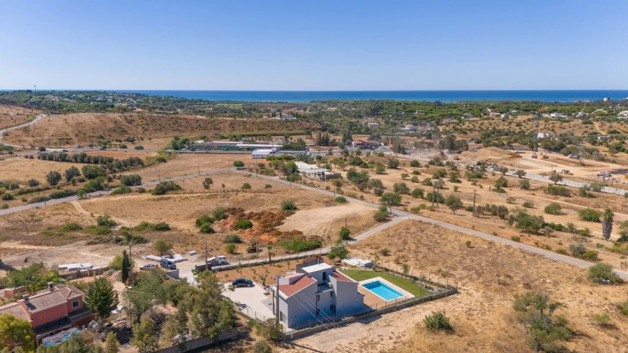 Moradia T7 para Venda em Quarteira Foto 3