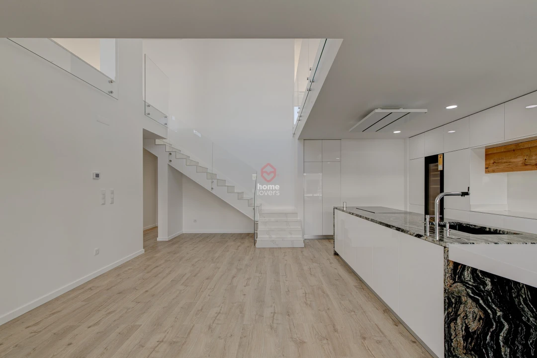 Apartamento T4 para Venda em Montijo e Afonsoeiro Foto 2