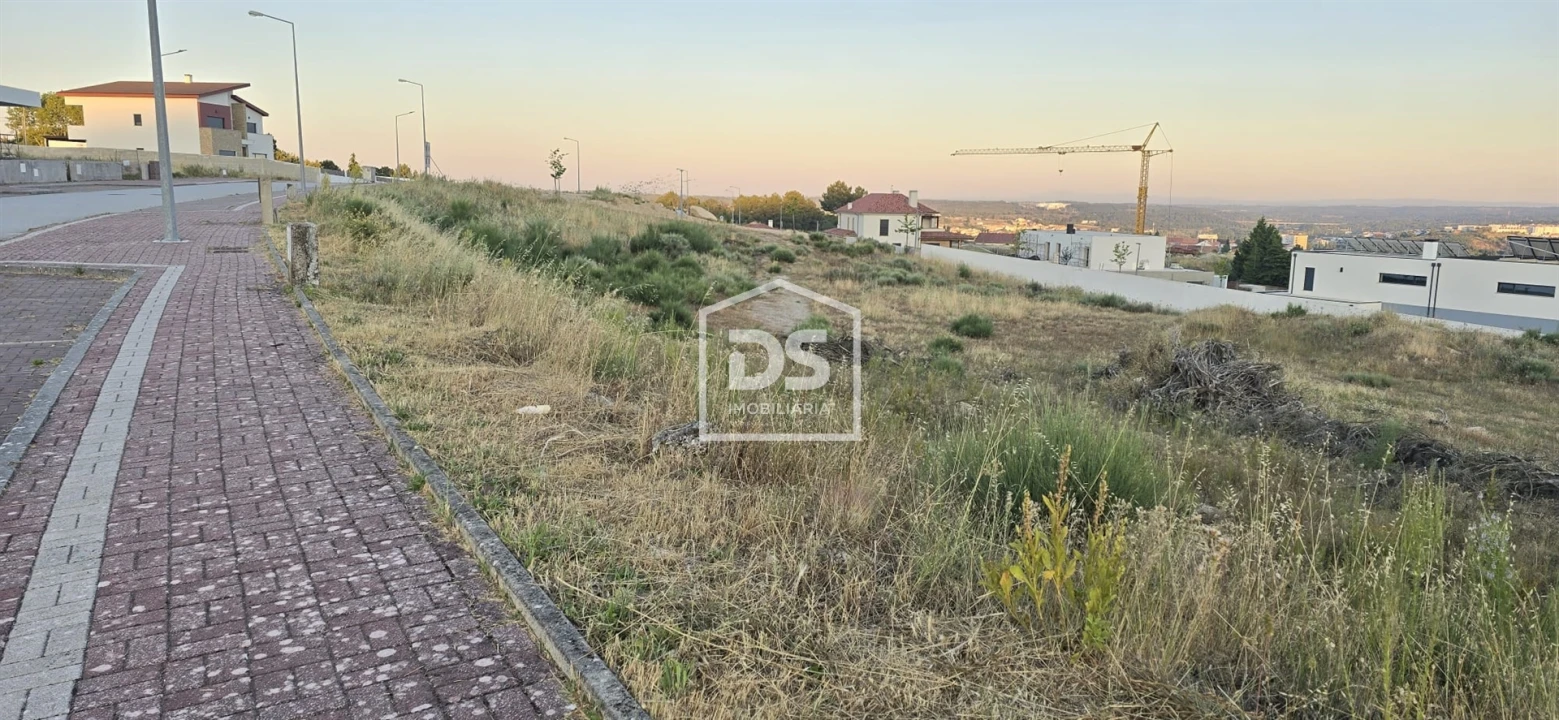 Terreno para Venda em Guarda Foto 1