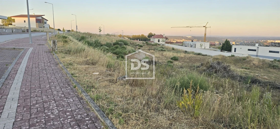 Terreno para Venda em Guarda Foto 1
