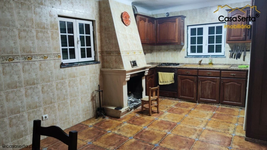 Moradia T4 para Venda em Varzea dos Cavaleiros Foto 3