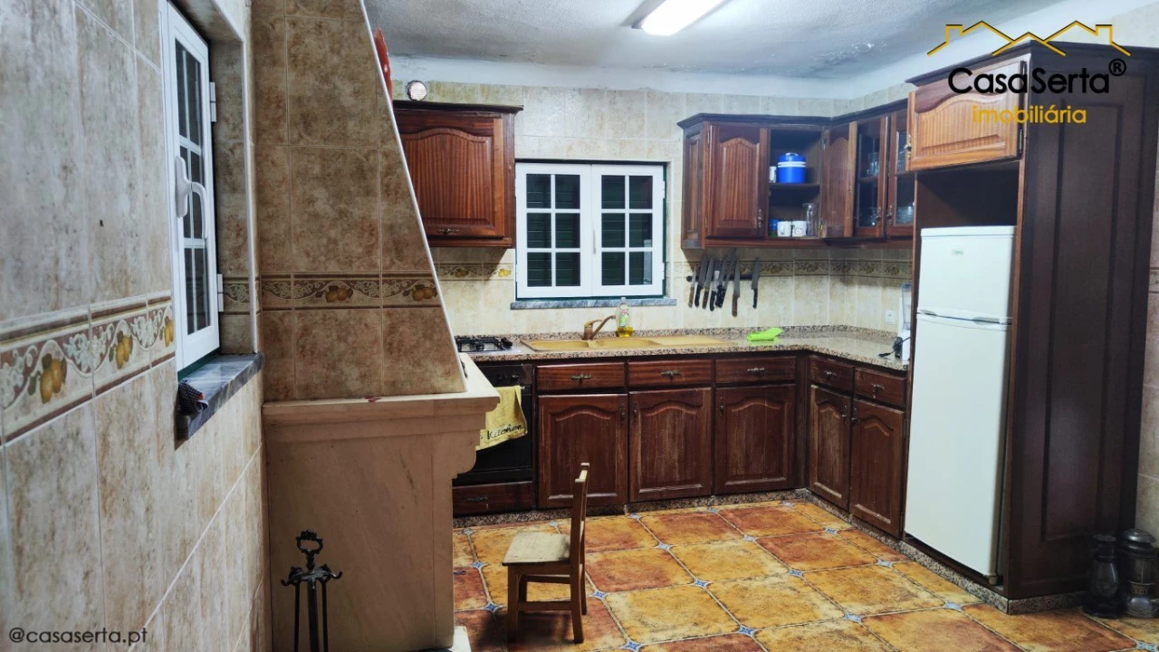 Moradia T4 para Venda em Varzea dos Cavaleiros Foto 4