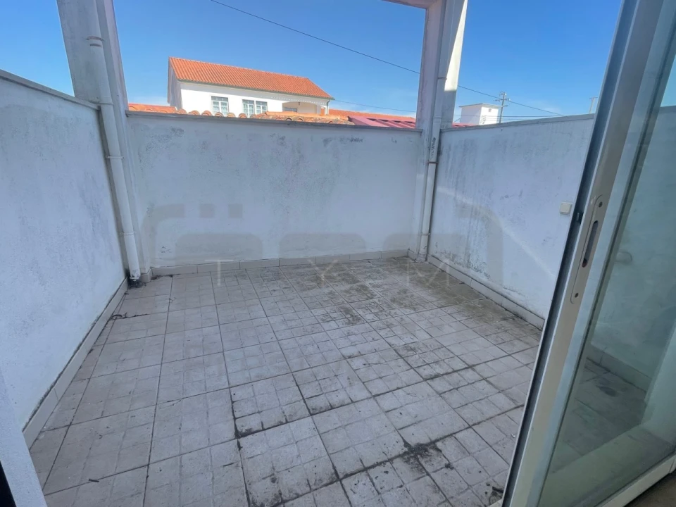 Loja para Arrendamento em Carregueiros Foto 7