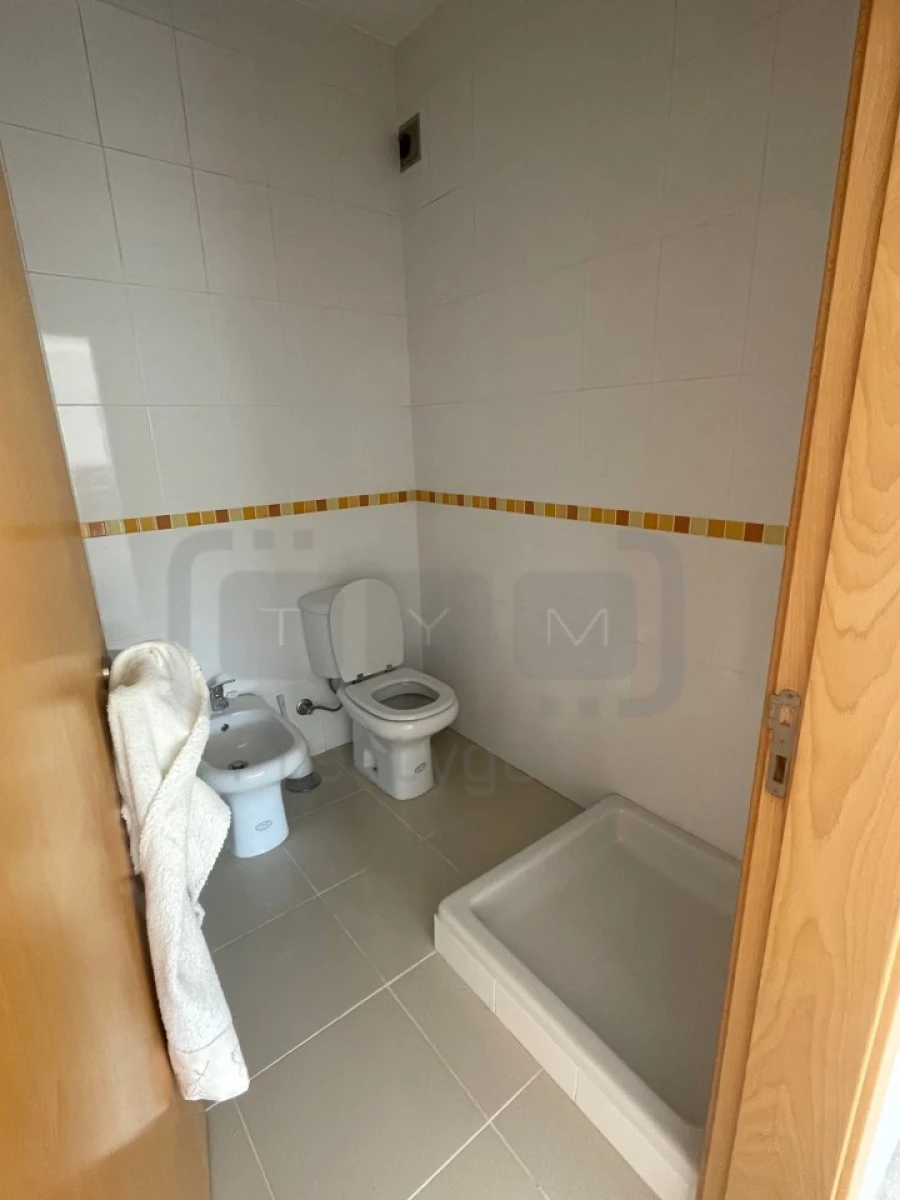 Loja para Arrendamento em Carregueiros Foto 4