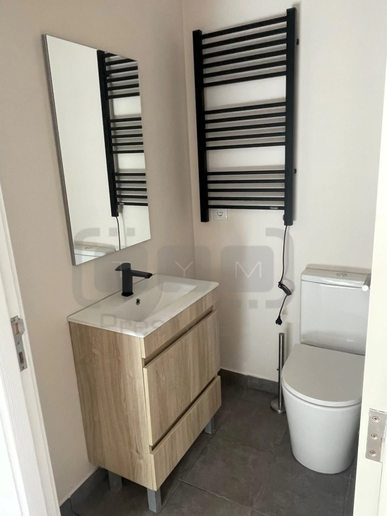 Moradia T2 para Venda em Além da Ribeira e Pedreira Foto 4