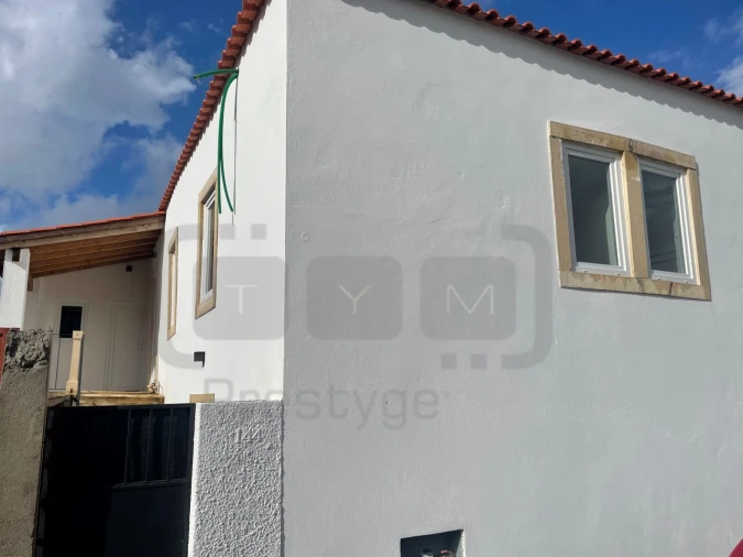 Moradia T2 para Venda em Além da Ribeira e Pedreira