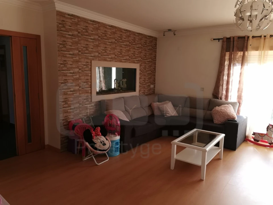 Moradia T3 para Venda em Casais e Alviobeira Foto 5