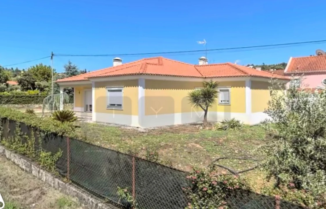 Moradia T3 para Venda em Casais e Alviobeira Foto 1