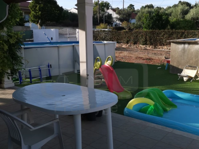 Moradia T3 para Venda em Casais e Alviobeira Foto 16