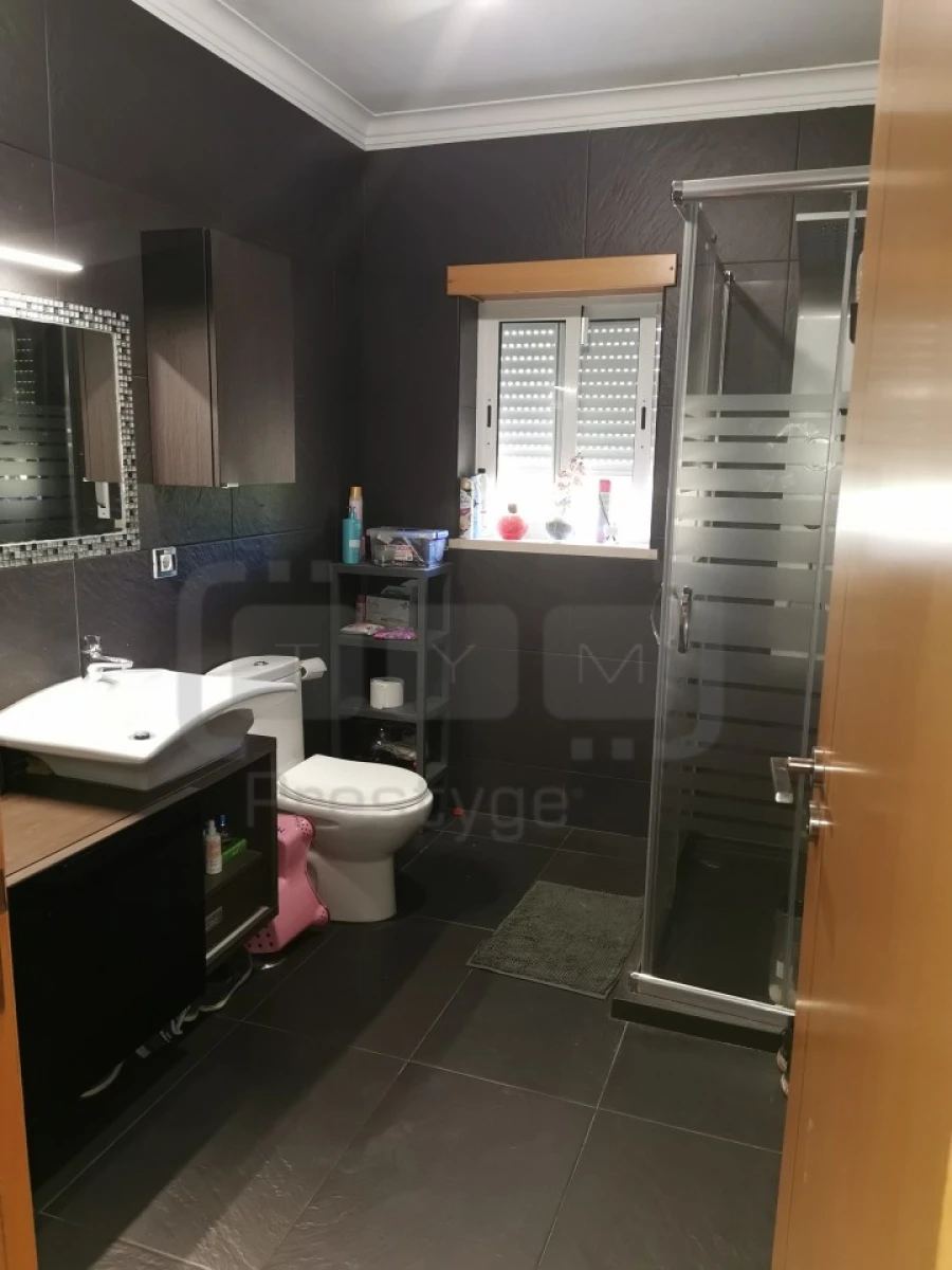 Moradia T3 para Venda em Casais e Alviobeira Foto 8