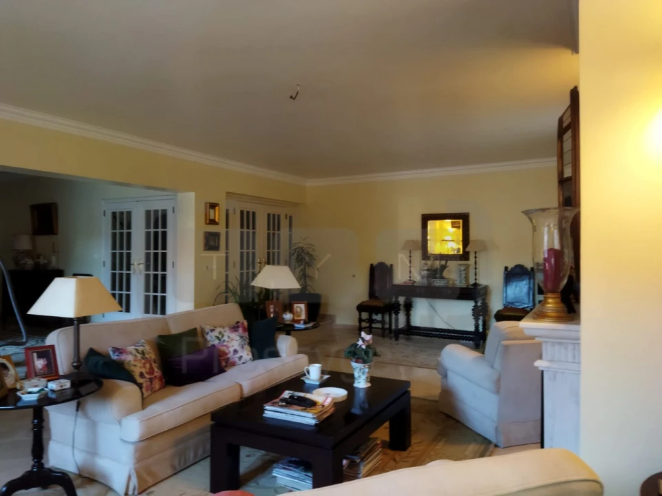 Moradia T5 para Venda em Casais e Alviobeira Foto 14