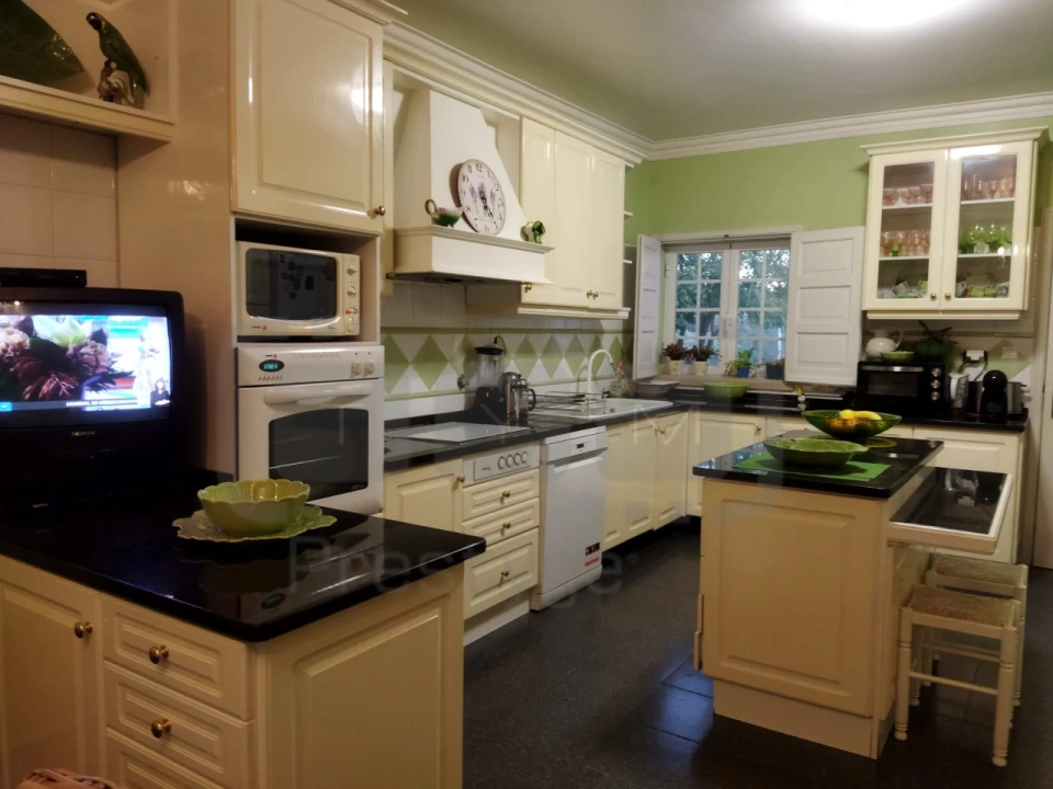 Moradia T5 para Venda em Casais e Alviobeira Foto 16