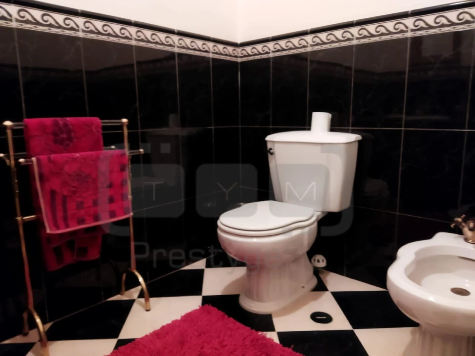 Moradia T5 para Venda em Casais e Alviobeira Foto 20