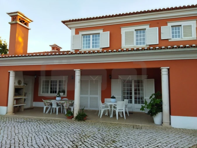 Moradia T5 para Venda em Casais e Alviobeira Foto 5