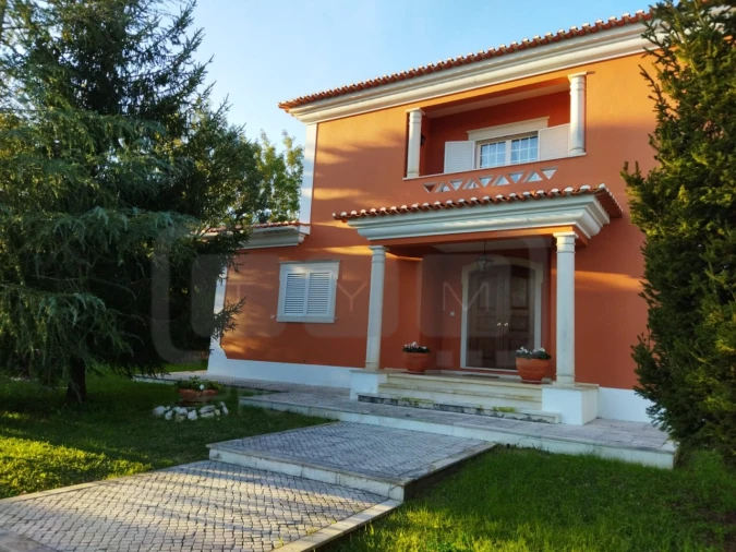 Moradia T5 para Venda em Casais e Alviobeira Foto 42