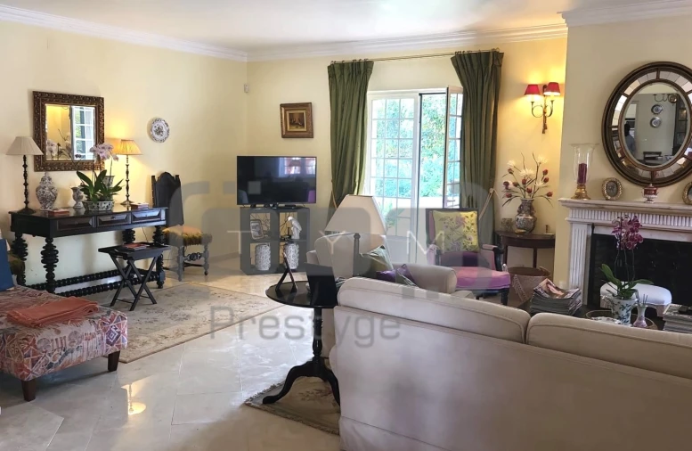 Moradia T5 para Venda em Casais e Alviobeira Foto 8