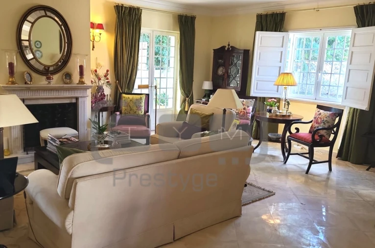 Moradia T5 para Venda em Casais e Alviobeira Foto 13