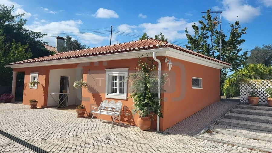 Moradia T5 para Venda em Casais e Alviobeira Foto 46