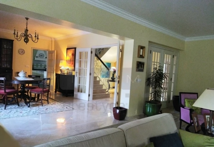 Moradia T5 para Venda em Casais e Alviobeira Foto 15