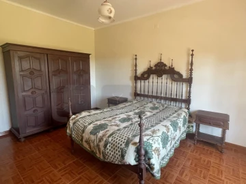 Moradia T4 para Venda em Madalena e Beselga