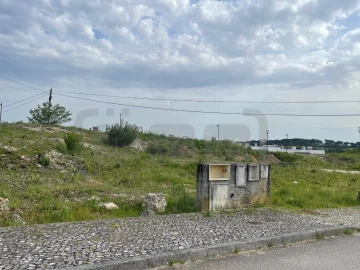 Terreno para Venda em São João Baptista e Santa Maria dos Olivais