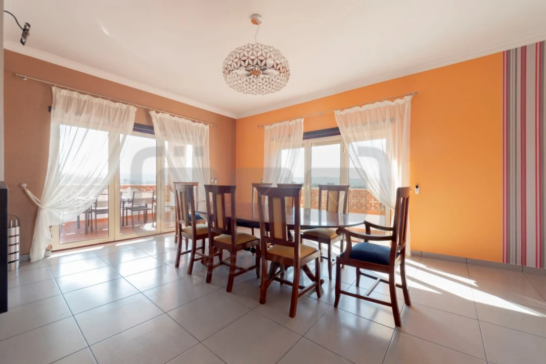 Moradia T4 para Venda em Serra e Junceira Foto 17