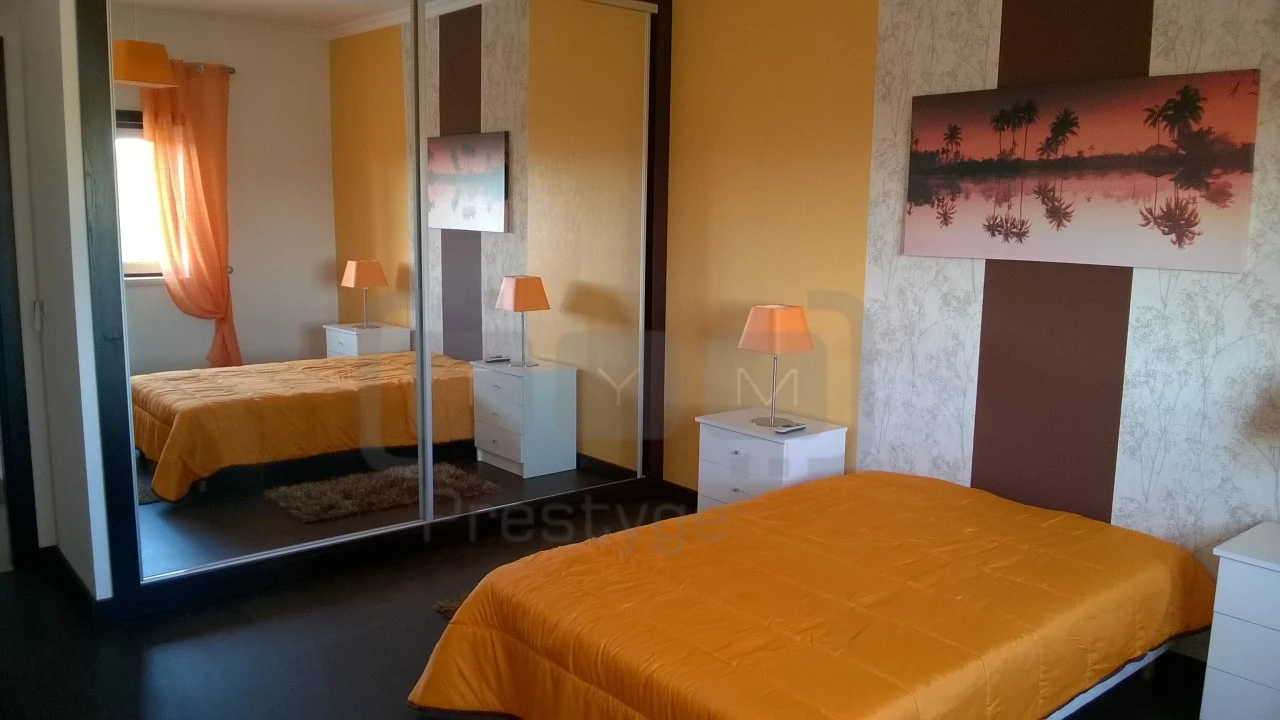 Moradia T4 para Venda em Serra e Junceira Foto 24