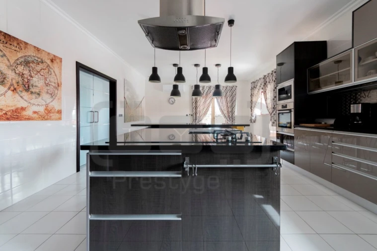 Moradia T4 para Venda em Serra e Junceira Foto 16