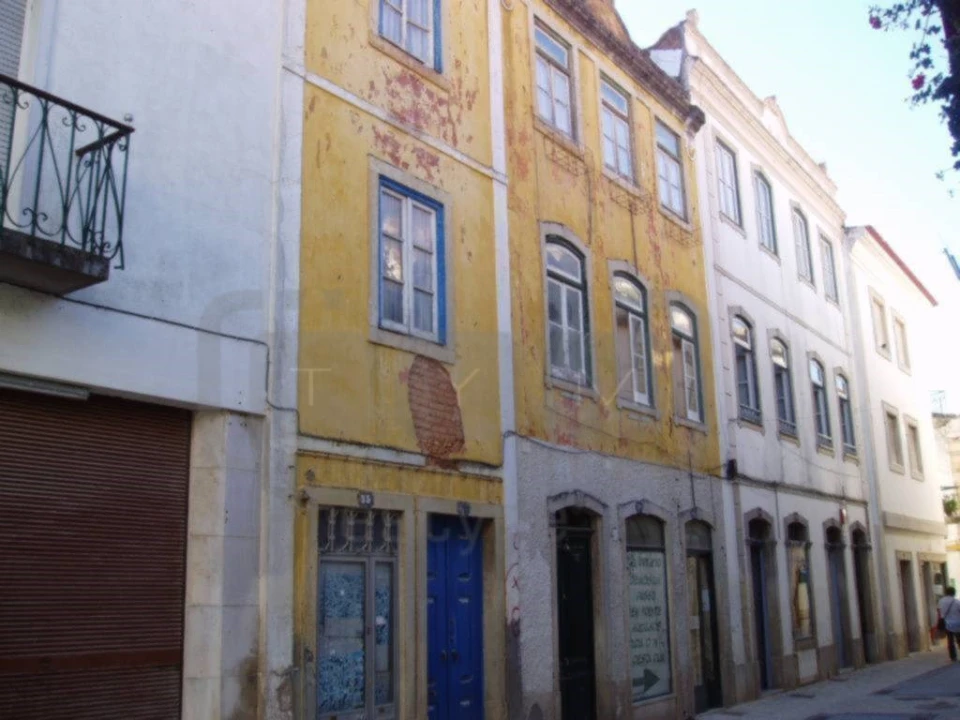 Prédio para Venda em São João Baptista e Santa Maria dos Olivais Foto 2