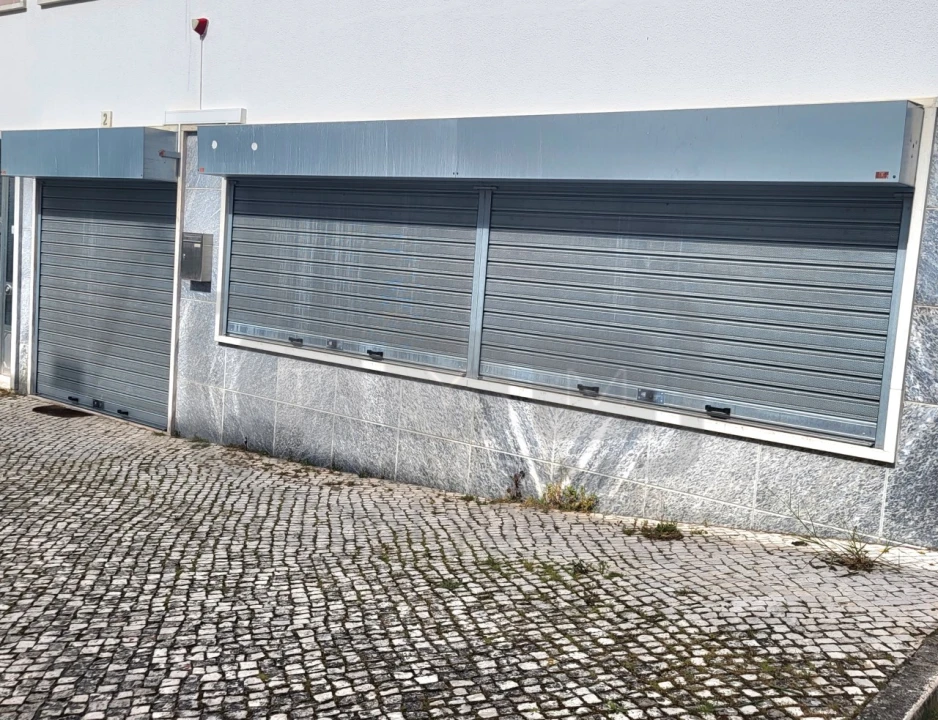 Loja para Venda em São João Baptista e Santa Maria dos Olivais Foto 1