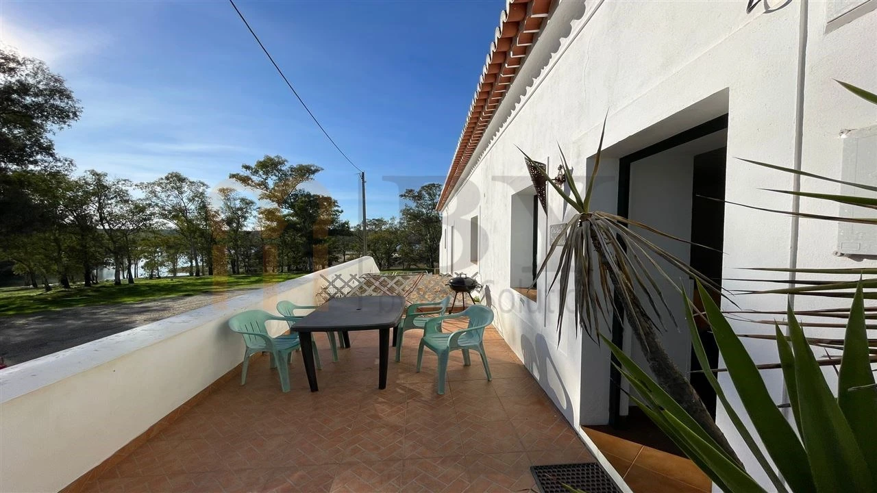 Moradia T5 para Venda em Corte do Pinto Foto 3