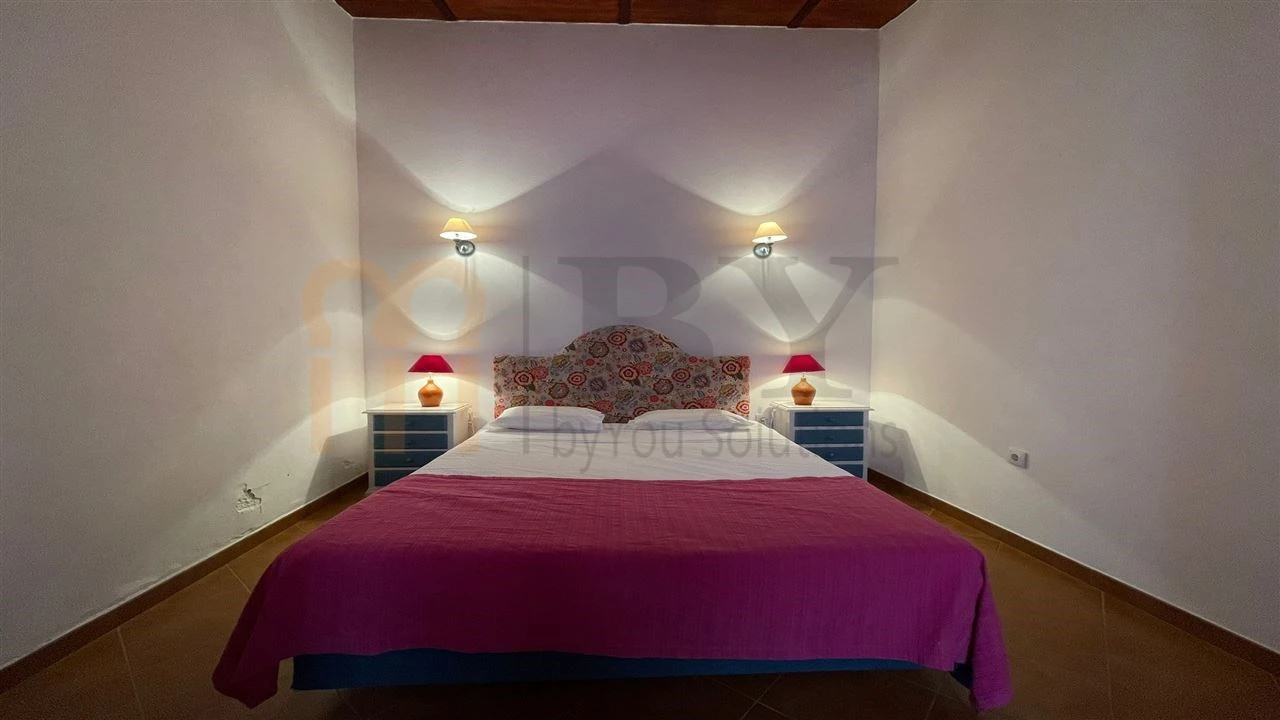 Moradia T5 para Venda em Corte do Pinto Foto 15