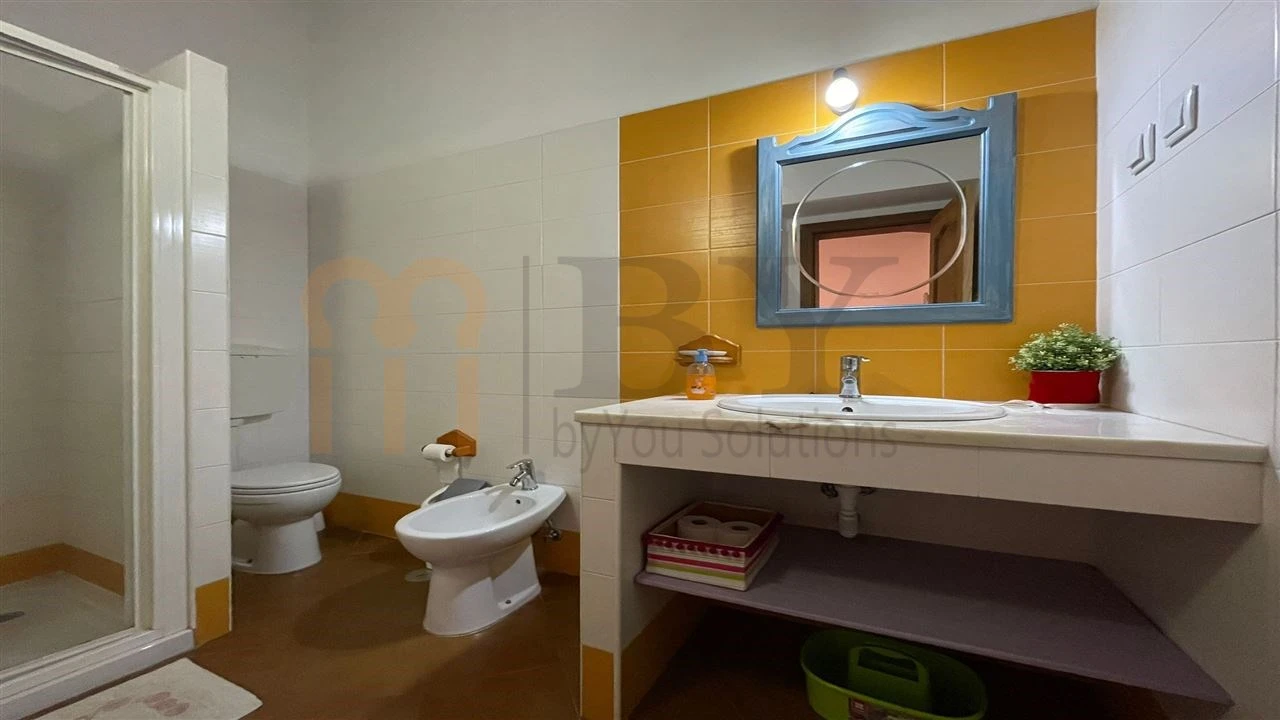 Moradia T5 para Venda em Corte do Pinto Foto 16