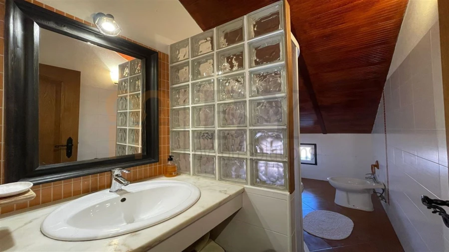 Moradia T5 para Venda em Corte do Pinto Foto 9