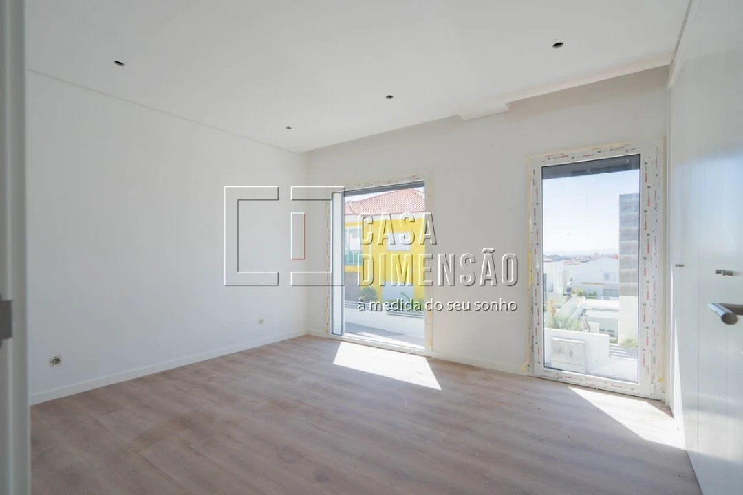 Moradia T3 para Venda em Laranjeiro e Feijó Foto 27
