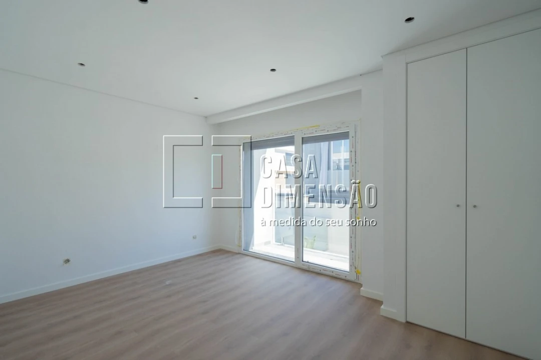 Moradia T3 para Venda em Laranjeiro e Feijó Foto 33