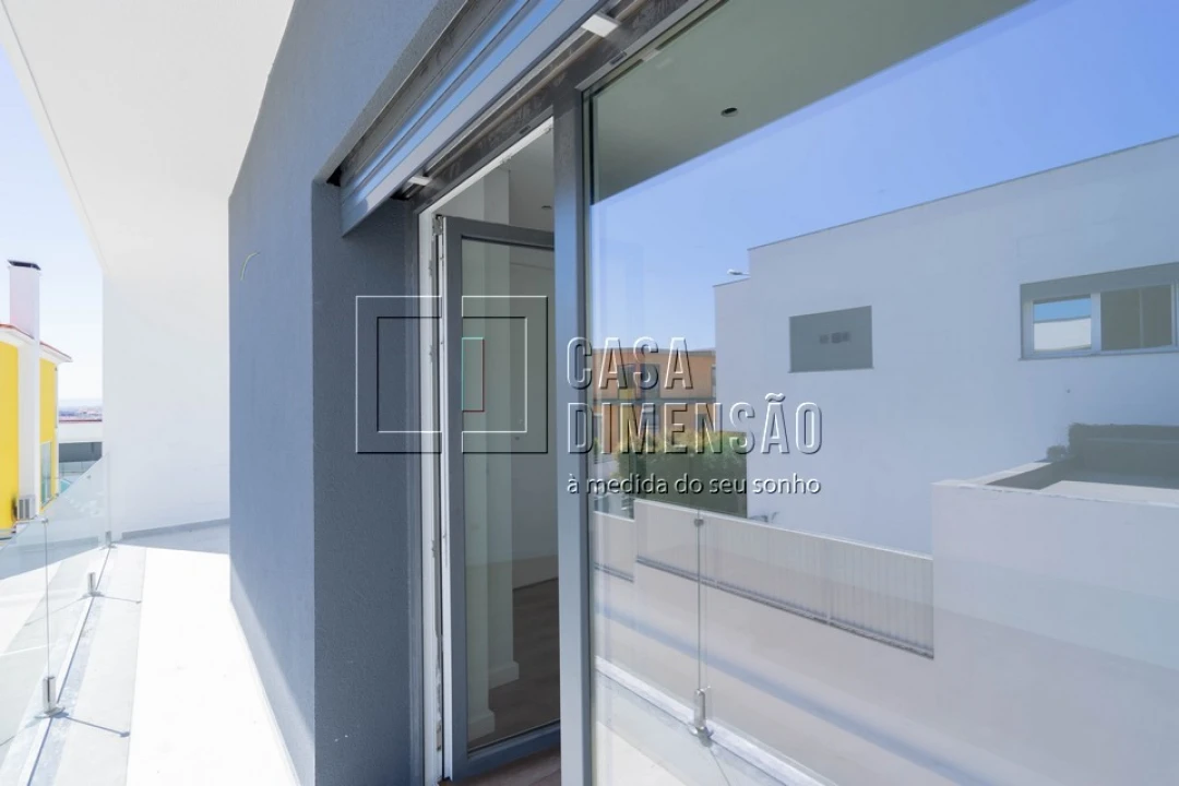 Moradia T3 para Venda em Laranjeiro e Feijó Foto 38