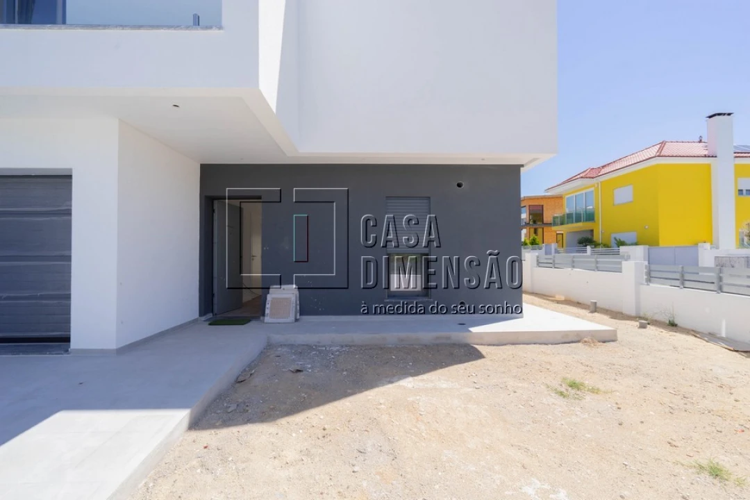 Moradia T3 para Venda em Laranjeiro e Feijó Foto 43