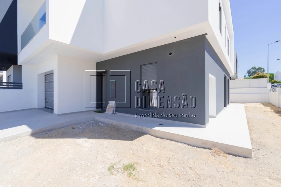 Moradia T3 para Venda em Laranjeiro e Feijó Foto 46
