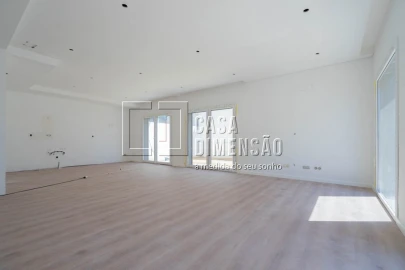 Moradia T3 para Venda em Laranjeiro e Feijó
