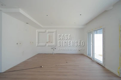 Moradia T3 para Venda em Laranjeiro e Feijó