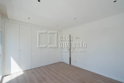 Moradia T3 para Venda em Laranjeiro e Feijó