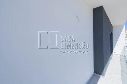 Moradia T3 para Venda em Laranjeiro e Feijó
