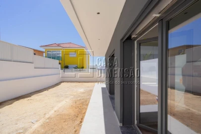 Moradia T3 para Venda em Laranjeiro e Feijó