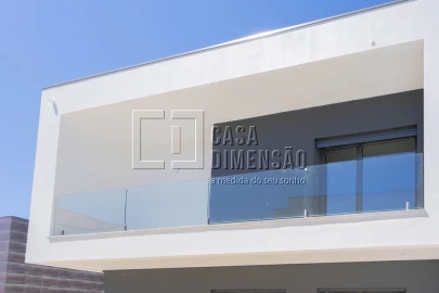 Moradia T3 para Venda em Laranjeiro e Feijó
