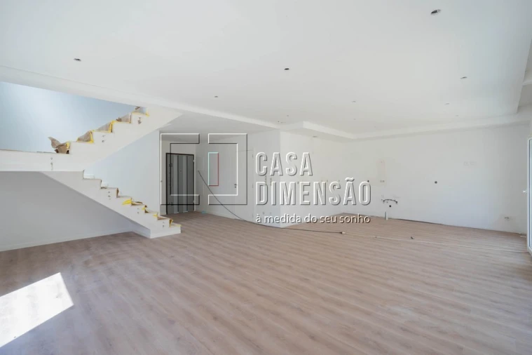 Moradia T3 para Venda em Laranjeiro e Feijó Foto 7